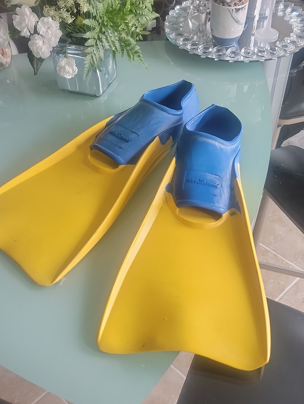 Men's Short-Foot Swim Fins in Yellow and Blue – Performance Training